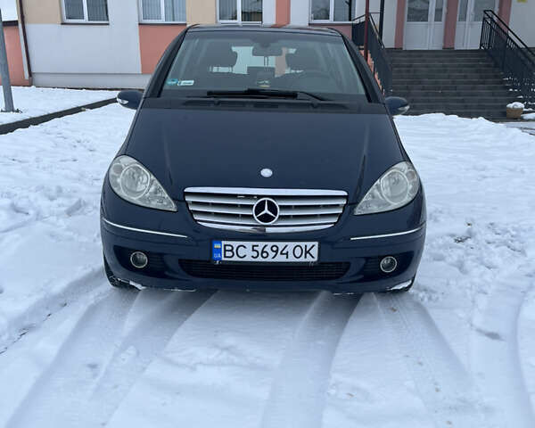 Синий Мерседес А класс, объемом двигателя 1.99 л и пробегом 215 тыс. км за 4500 $, фото 1 на Automoto.ua