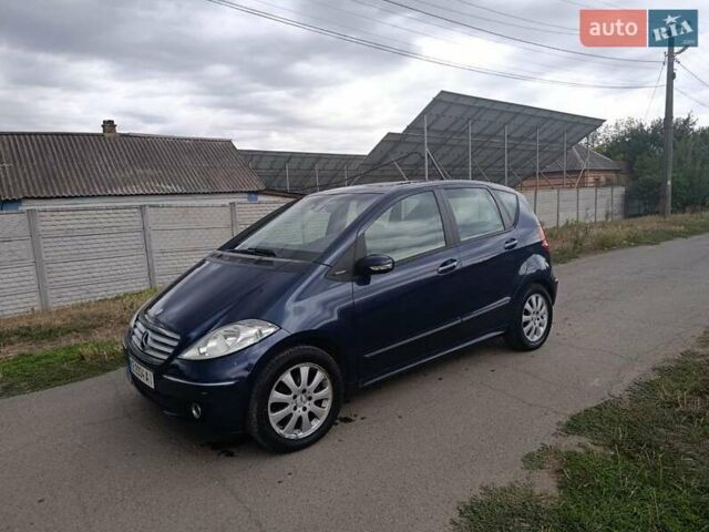 Синий Мерседес А класс, объемом двигателя 2 л и пробегом 160 тыс. км за 3700 $, фото 2 на Automoto.ua