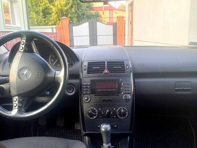 Синій Мерседес А клас, об'ємом двигуна 1.5 л та пробігом 180 тис. км за 4150 $, фото 5 на Automoto.ua