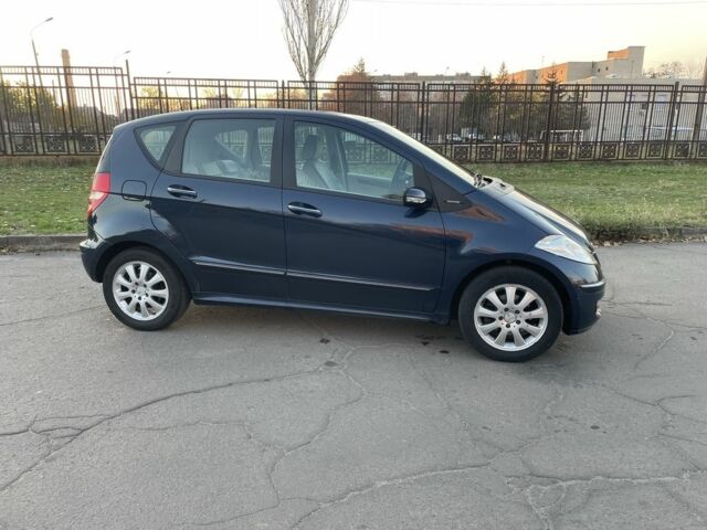 Синий Мерседес А класс, объемом двигателя 2 л и пробегом 150 тыс. км за 4000 $, фото 6 на Automoto.ua