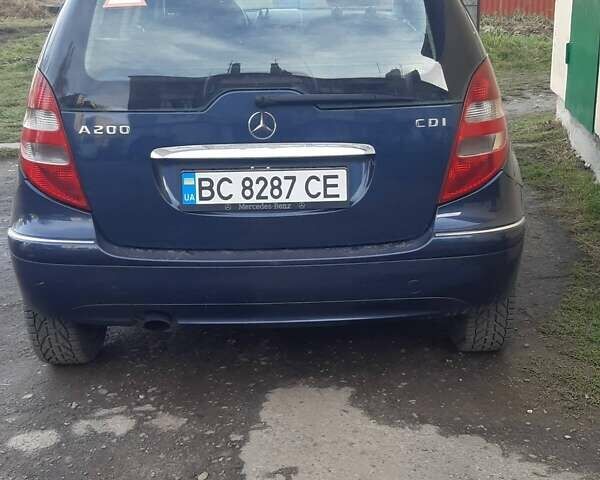 Синий Мерседес А класс, объемом двигателя 2 л и пробегом 233 тыс. км за 4500 $, фото 1 на Automoto.ua
