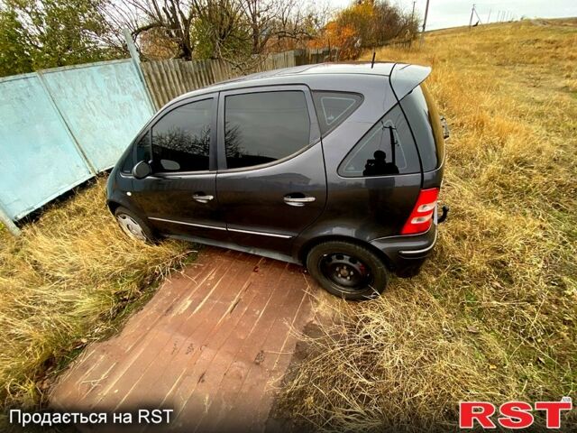 Синий Мерседес А класс, объемом двигателя 19 л и пробегом 165 тыс. км за 4500 $, фото 4 на Automoto.ua