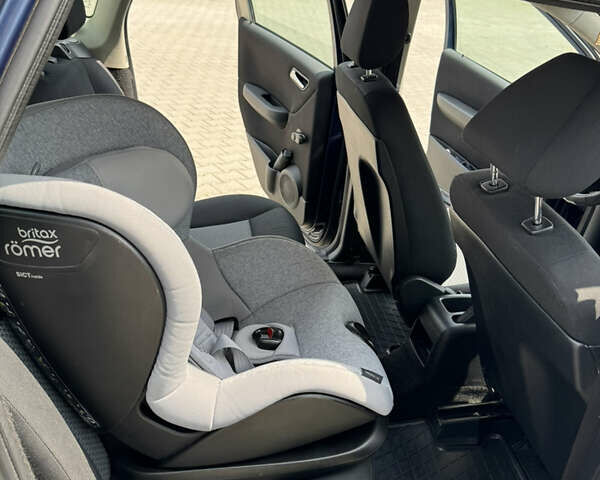 Синій Мерседес А клас, об'ємом двигуна 2 л та пробігом 174 тис. км за 6700 $, фото 28 на Automoto.ua