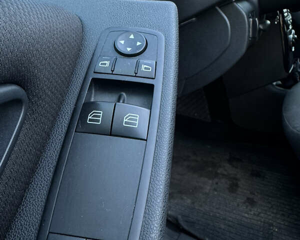 Синий Мерседес А класс, объемом двигателя 1.5 л и пробегом 240 тыс. км за 3699 $, фото 20 на Automoto.ua