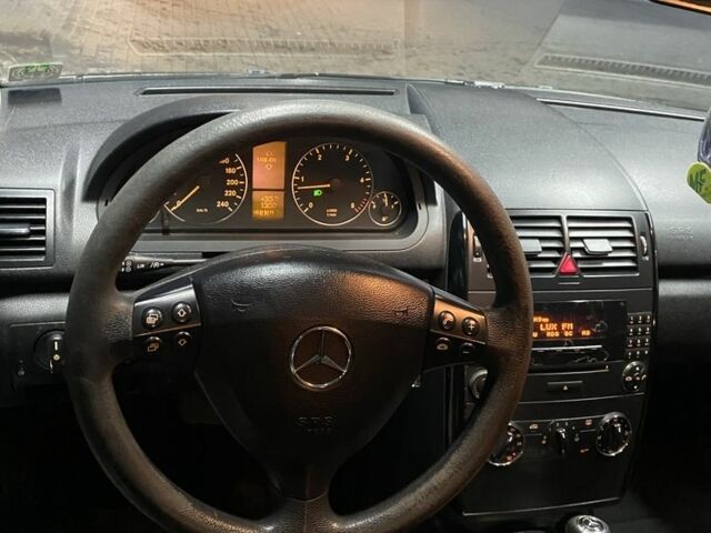 Синий Мерседес А класс, объемом двигателя 2 л и пробегом 259 тыс. км за 4900 $, фото 7 на Automoto.ua