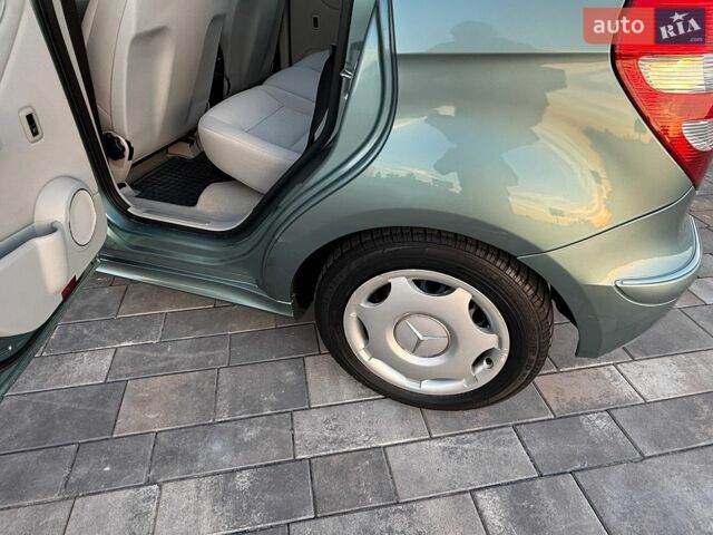 Синій Мерседес А клас, об'ємом двигуна 1.7 л та пробігом 147 тис. км за 5500 $, фото 69 на Automoto.ua