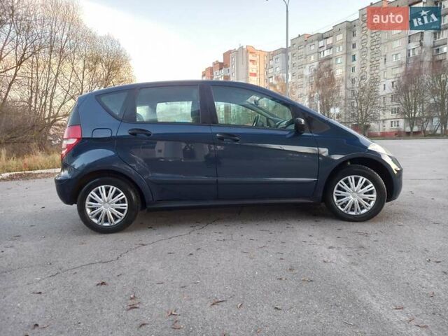 Синий Мерседес А класс, объемом двигателя 1.99 л и пробегом 204 тыс. км за 4300 $, фото 5 на Automoto.ua