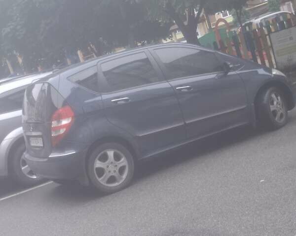 Синий Мерседес А класс, объемом двигателя 1.7 л и пробегом 225 тыс. км за 5000 $, фото 1 на Automoto.ua