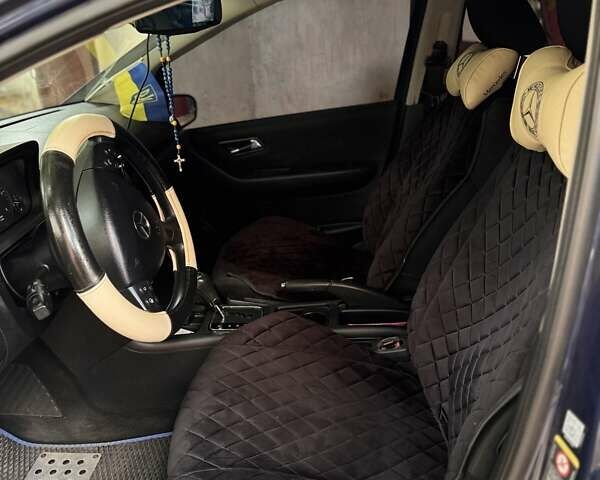 Мерседес А класс 2005 в Вознесенске на Automoto.ua Синий Мерседес А класс, объемом двигателя 2 л и пробегом 255 тыс. км за 5100 $, фото 8 на Automoto.ua