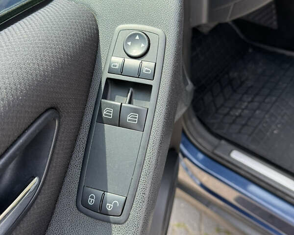 Синій Мерседес А клас, об'ємом двигуна 2 л та пробігом 174 тис. км за 6700 $, фото 16 на Automoto.ua