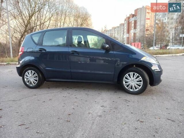 Синий Мерседес А класс, объемом двигателя 1.99 л и пробегом 204 тыс. км за 4300 $, фото 6 на Automoto.ua