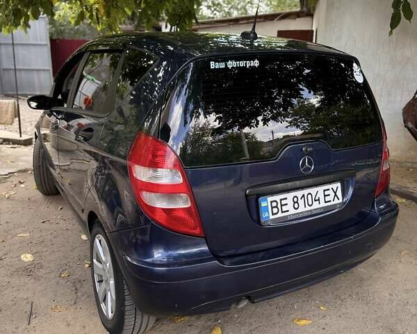 Мерседес А класс 2005 в Вознесенске на Automoto.ua Синий Мерседес А класс, объемом двигателя 2 л и пробегом 255 тыс. км за 5100 $, фото 5 на Automoto.ua