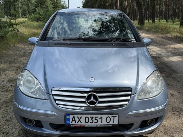 Синий Мерседес А класс, объемом двигателя 2 л и пробегом 225 тыс. км за 3950 $, фото 2 на Automoto.ua