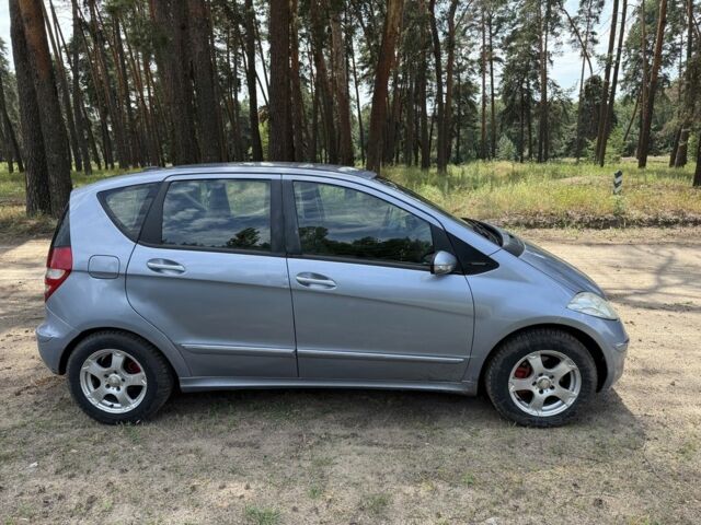 Синий Мерседес А класс, объемом двигателя 2 л и пробегом 225 тыс. км за 3950 $, фото 1 на Automoto.ua