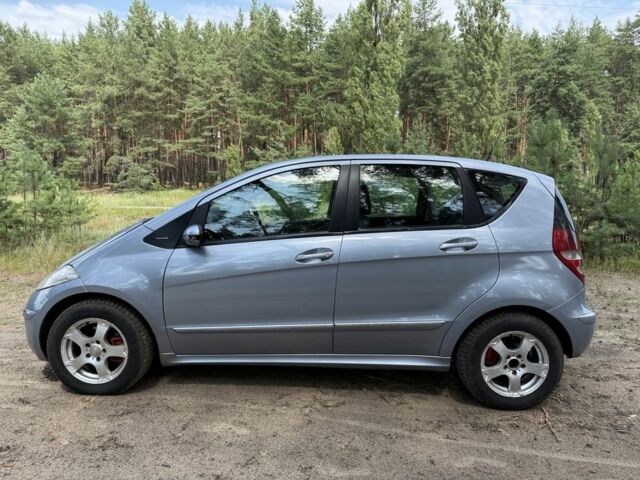 Синий Мерседес А класс, объемом двигателя 2 л и пробегом 225 тыс. км за 3950 $, фото 4 на Automoto.ua