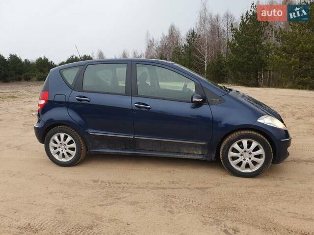 Синий Мерседес А класс, объемом двигателя 1.5 л и пробегом 310 тыс. км за 4200 $, фото 1 на Automoto.ua