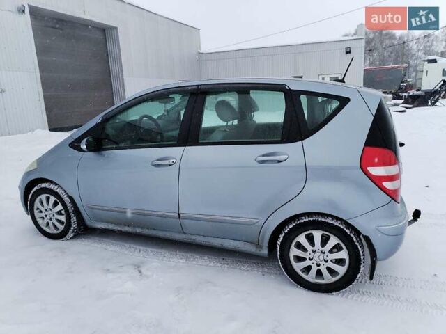 Синий Мерседес А класс, объемом двигателя 1.7 л и пробегом 281 тыс. км за 5800 $, фото 2 на Automoto.ua