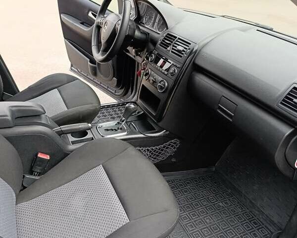 Мерседес А класс 2006 в Львове на Automoto.ua Синий Мерседес А класс, объемом двигателя 1.5 л и пробегом 197 тыс. км за 4200 $, фото 15 на Automoto.ua