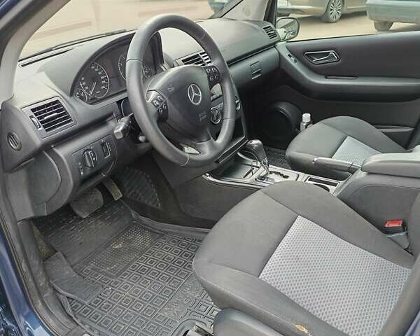 Мерседес А класс 2006 в Львове на Automoto.ua Синий Мерседес А класс, объемом двигателя 1.5 л и пробегом 197 тыс. км за 4200 $, фото 9 на Automoto.ua
