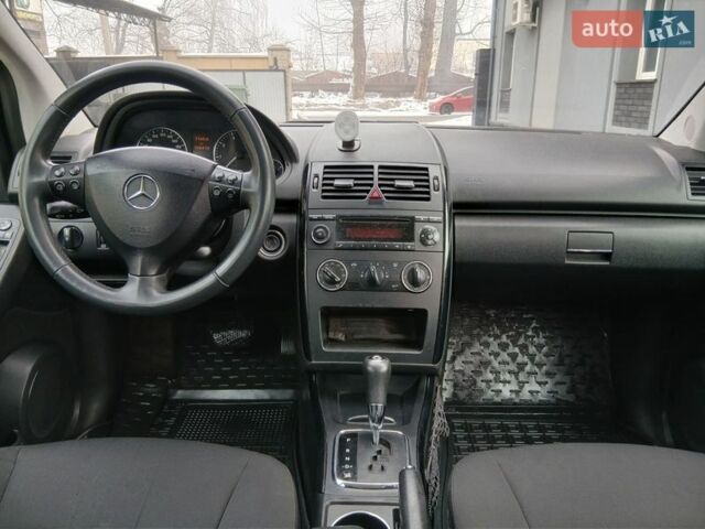 Синій Мерседес А клас, об'ємом двигуна 1.5 л та пробігом 198 тис. км за 4350 $, фото 15 на Automoto.ua