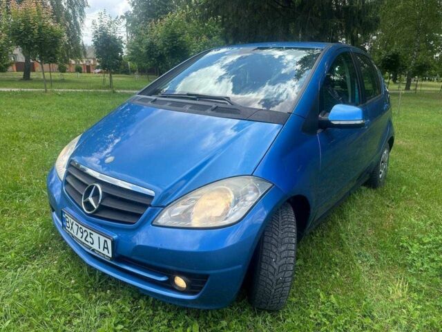 Синий Мерседес А класс, объемом двигателя 2 л и пробегом 290 тыс. км за 4999 $, фото 1 на Automoto.ua