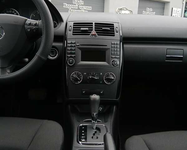 Синій Мерседес А клас, об'ємом двигуна 1.5 л та пробігом 189 тис. км за 6800 $, фото 29 на Automoto.ua