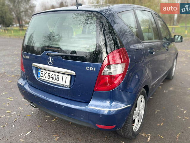 Синий Мерседес А класс, объемом двигателя 1.99 л и пробегом 322 тыс. км за 8000 $, фото 4 на Automoto.ua