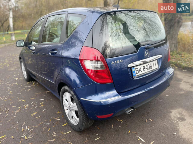 Синий Мерседес А класс, объемом двигателя 1.99 л и пробегом 322 тыс. км за 8000 $, фото 5 на Automoto.ua