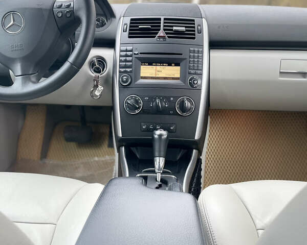 Синий Мерседес А класс, объемом двигателя 1.99 л и пробегом 322 тыс. км за 8000 $, фото 11 на Automoto.ua