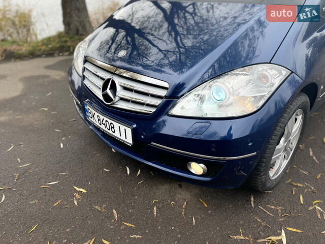 Синий Мерседес А класс, объемом двигателя 1.99 л и пробегом 322 тыс. км за 8000 $, фото 19 на Automoto.ua