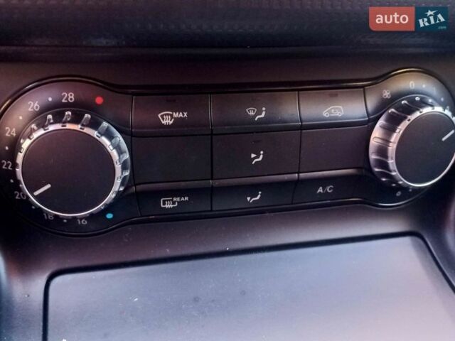 Синій Мерседес А клас, об'ємом двигуна 1.46 л та пробігом 168 тис. км за 12800 $, фото 16 на Automoto.ua