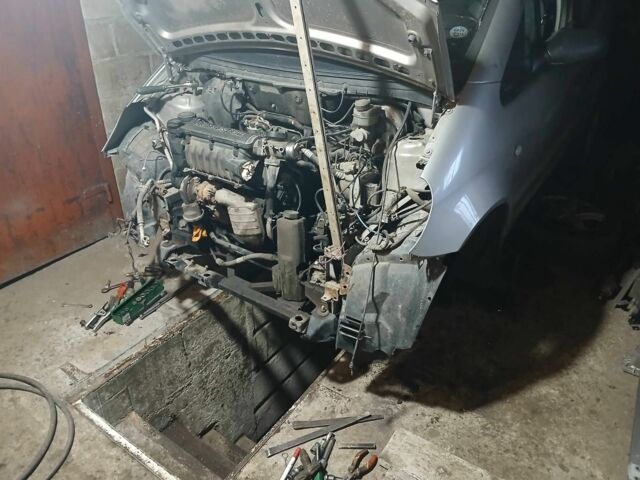 Синий Мерседес А класс, объемом двигателя 2 л и пробегом 300 тыс. км за 1600 $, фото 21 на Automoto.ua