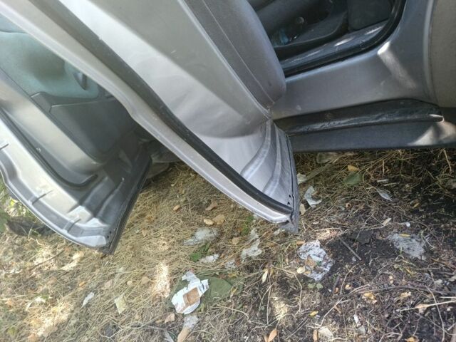 Синий Мерседес А класс, объемом двигателя 2 л и пробегом 300 тыс. км за 1600 $, фото 4 на Automoto.ua