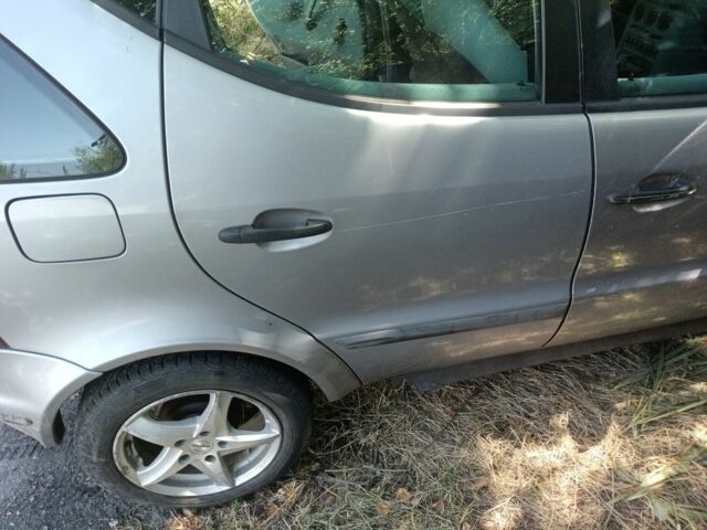 Синій Мерседес А клас, об'ємом двигуна 2 л та пробігом 300 тис. км за 1600 $, фото 3 на Automoto.ua