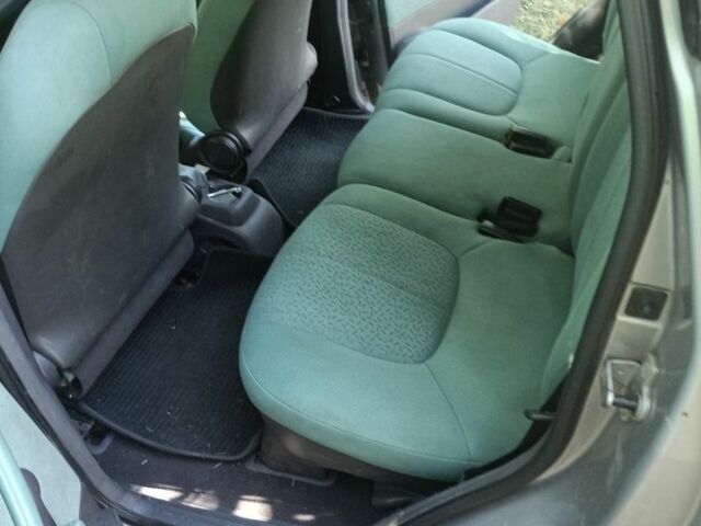 Синий Мерседес А класс, объемом двигателя 2 л и пробегом 300 тыс. км за 1600 $, фото 9 на Automoto.ua