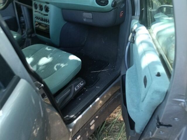 Синий Мерседес А класс, объемом двигателя 2 л и пробегом 300 тыс. км за 1600 $, фото 5 на Automoto.ua