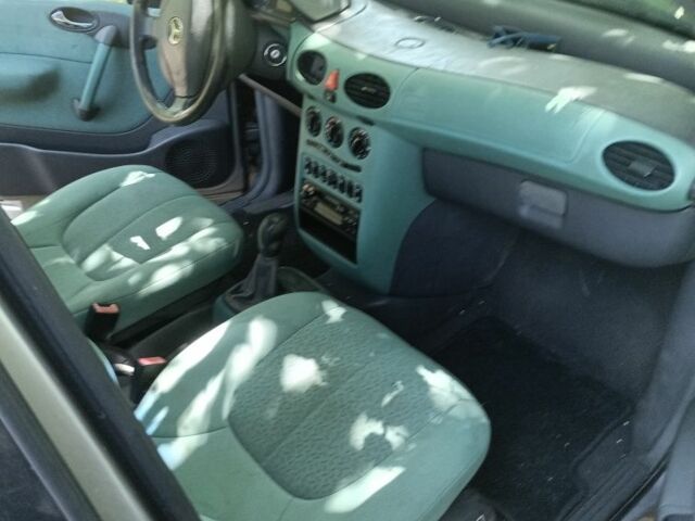 Синий Мерседес А класс, объемом двигателя 2 л и пробегом 300 тыс. км за 1600 $, фото 1 на Automoto.ua