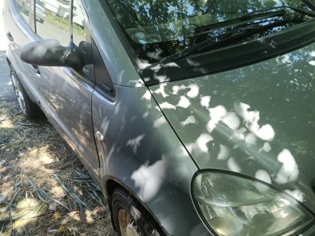 Синий Мерседес А класс, объемом двигателя 2 л и пробегом 300 тыс. км за 1600 $, фото 2 на Automoto.ua