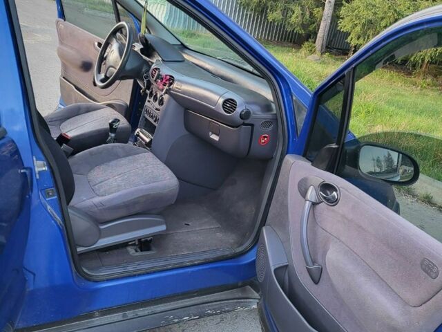 Синий Мерседес А класс, объемом двигателя 1.4 л и пробегом 150 тыс. км за 2500 $, фото 7 на Automoto.ua