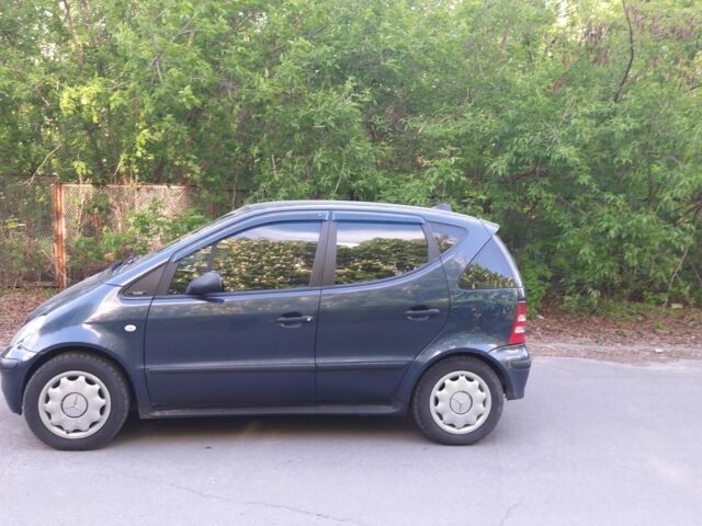 Синий Мерседес А класс, объемом двигателя 1.7 л и пробегом 270 тыс. км за 3800 $, фото 4 на Automoto.ua