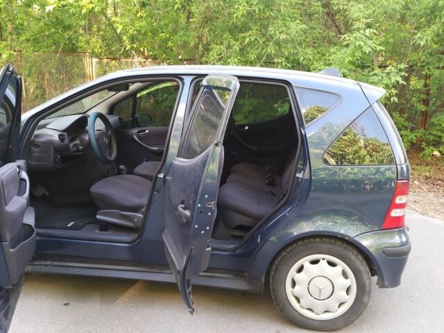 Синий Мерседес А класс, объемом двигателя 1.7 л и пробегом 270 тыс. км за 3800 $, фото 2 на Automoto.ua