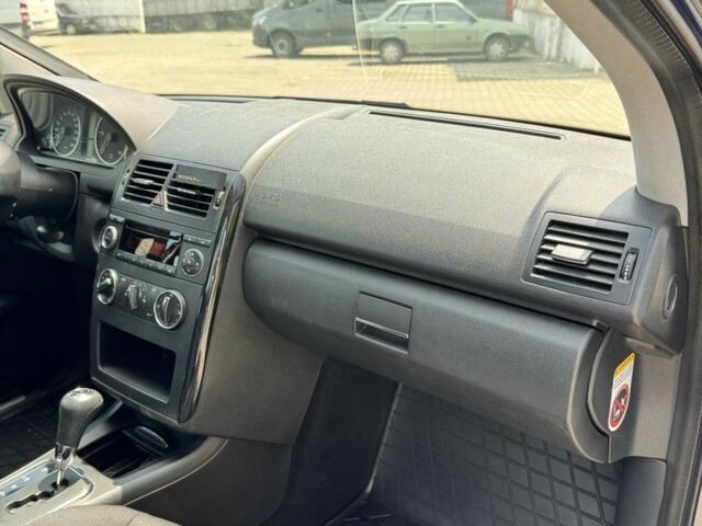 Синий Мерседес А класс, объемом двигателя 2 л и пробегом 174 тыс. км за 6700 $, фото 7 на Automoto.ua