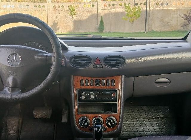 Синий Мерседес А класс, объемом двигателя 1.7 л и пробегом 395 тыс. км за 2005 $, фото 6 на Automoto.ua
