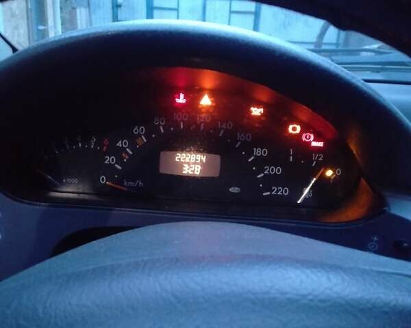 Зелений Мерседес А клас, об'ємом двигуна 1.6 л та пробігом 223 тис. км за 1900 $, фото 6 на Automoto.ua