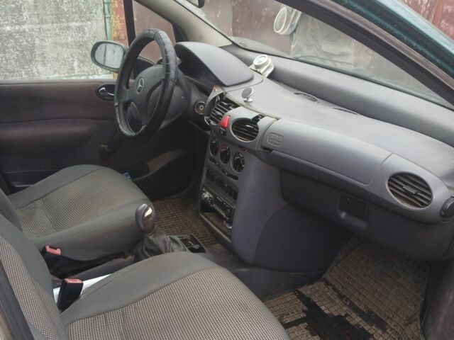 Зелений Мерседес А клас, об'ємом двигуна 1.6 л та пробігом 100 тис. км за 2800 $, фото 1 на Automoto.ua