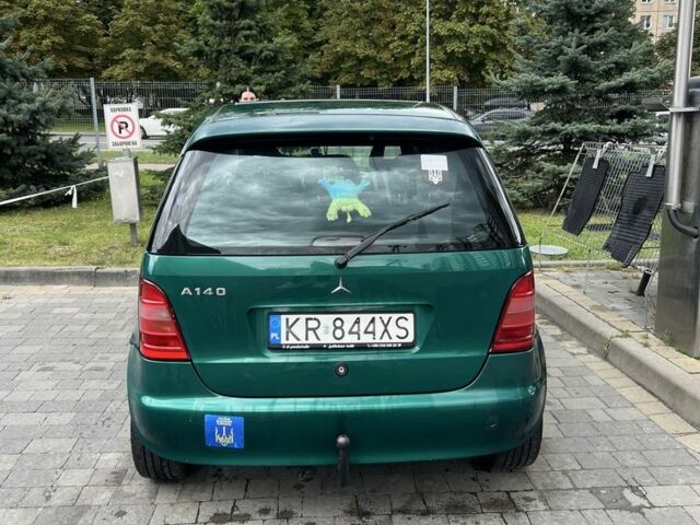 Зеленый Мерседес А класс, объемом двигателя 0 л и пробегом 210 тыс. км за 800 $, фото 2 на Automoto.ua