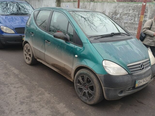 Зелений Мерседес А клас, об'ємом двигуна 1.6 л та пробігом 100 тис. км за 2800 $, фото 5 на Automoto.ua