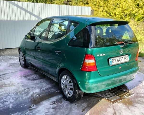 Зеленый Мерседес А класс, объемом двигателя 1.6 л и пробегом 200 тыс. км за 4000 $, фото 7 на Automoto.ua