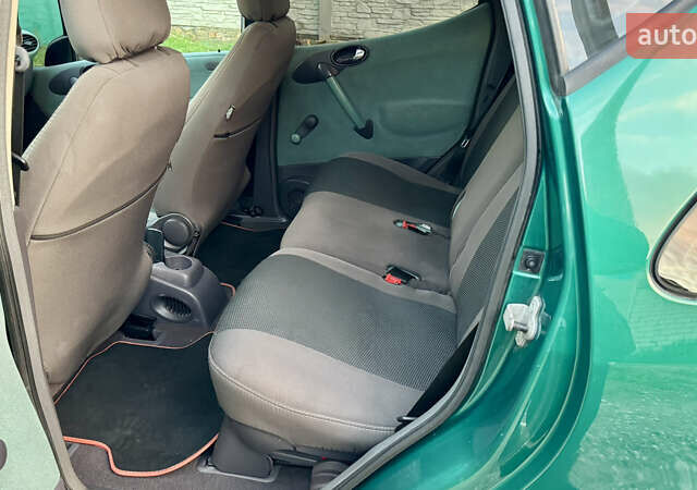 Зеленый Мерседес А класс, объемом двигателя 1.4 л и пробегом 246 тыс. км за 3750 $, фото 10 на Automoto.ua