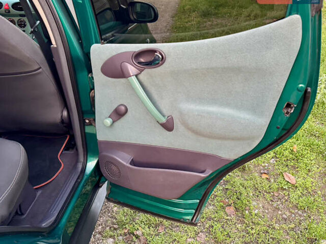 Зеленый Мерседес А класс, объемом двигателя 1.4 л и пробегом 246 тыс. км за 3750 $, фото 14 на Automoto.ua